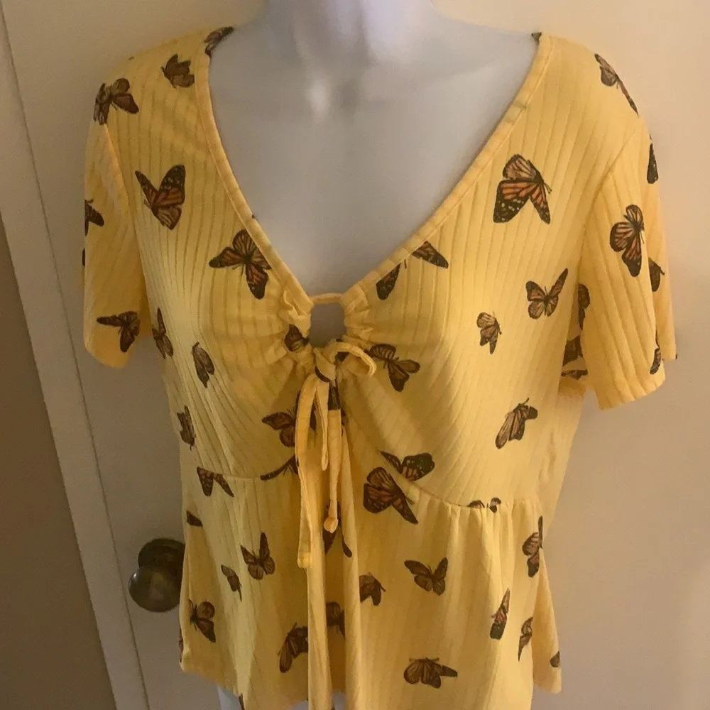 Major sale $15 was $19 New- Rue 21 ribbed butterfly top 1x yellow